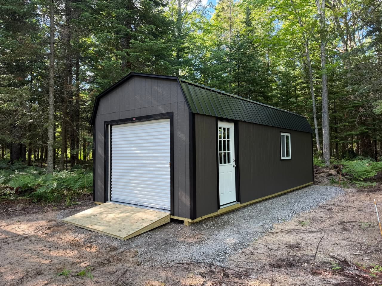 12x28 dutch barn shed, front-right view